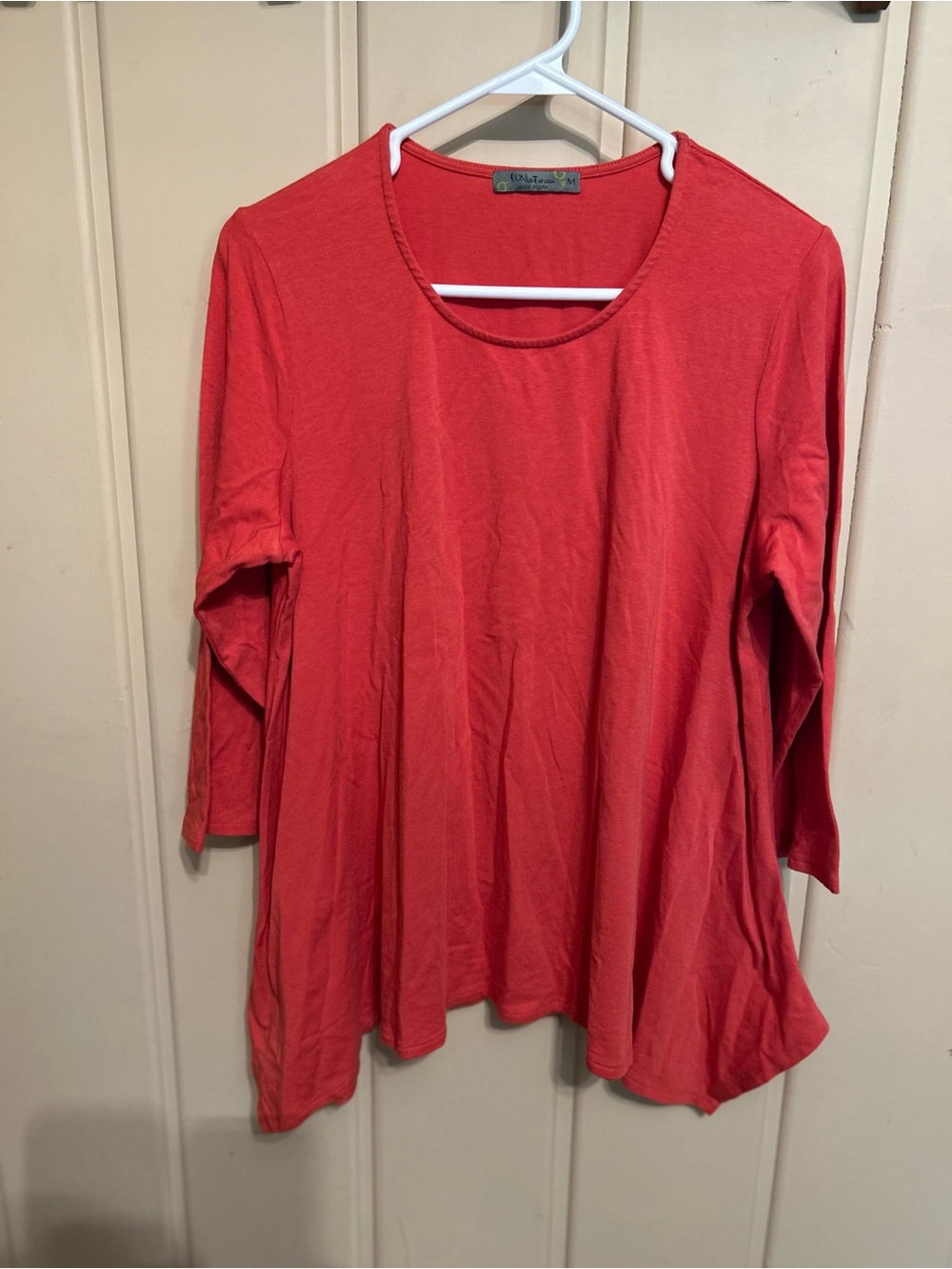 Chalet et Ceci Coral Scoop Neck Swing Tunic - Flowing 3/4 Sleeve Top